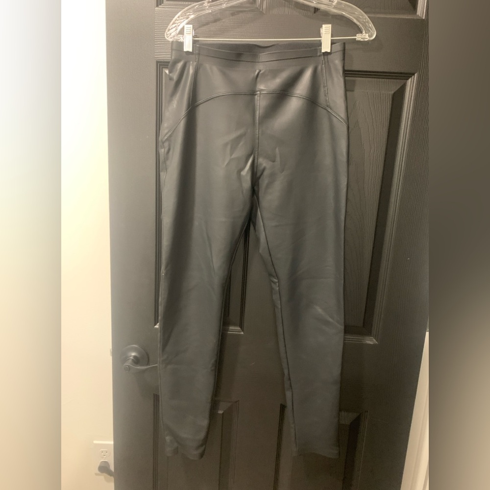 Black Faux Leather Leggings | Sz M